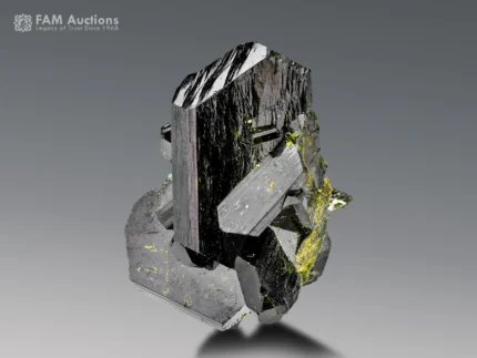 Epidote cluster from Kharan District, Balochistan Province, Pakistan.