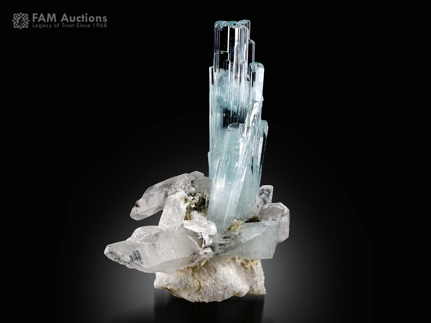 Aquamarine quartz albite (2) Blue aquamarine crystal with quartz and albite on matrix